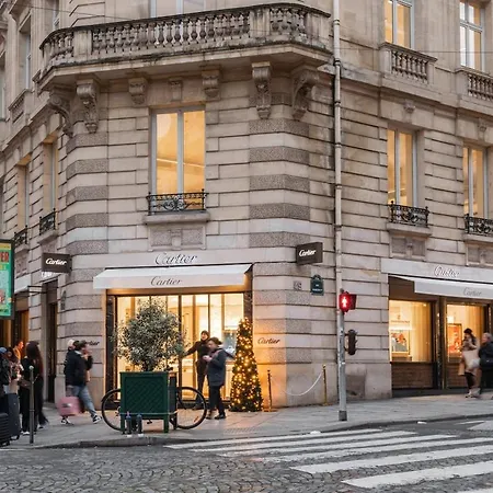 Luxury And Elegance Georges V