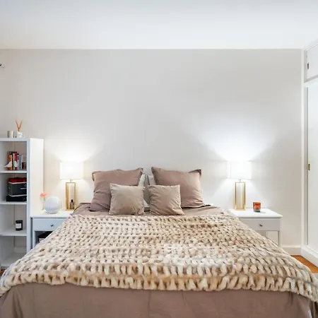 Luxury And Elegance Georges V Apartment