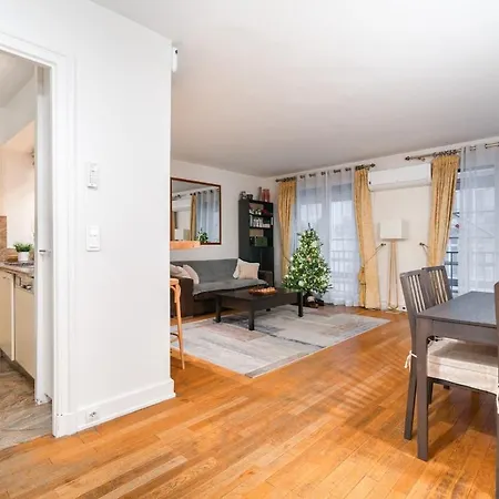 Luxury And Elegance Georges V