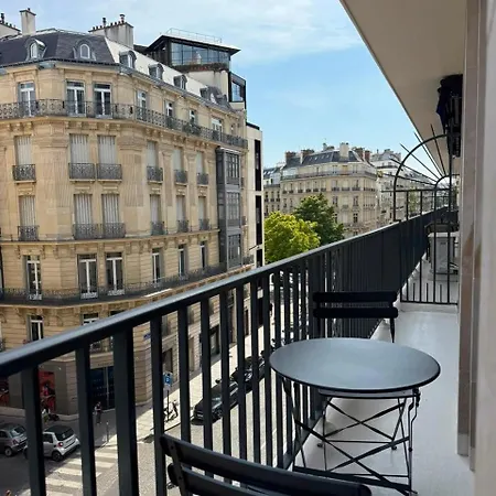Luxury And Elegance Georges V With Ac